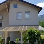 بيت ضيافة Lakeview Rest *