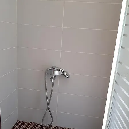 Lakeview Rest Кониц